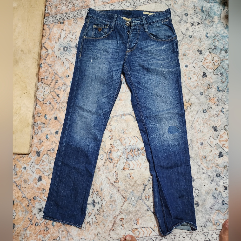 Guess slim tapered jeans size 30 waist 32 length